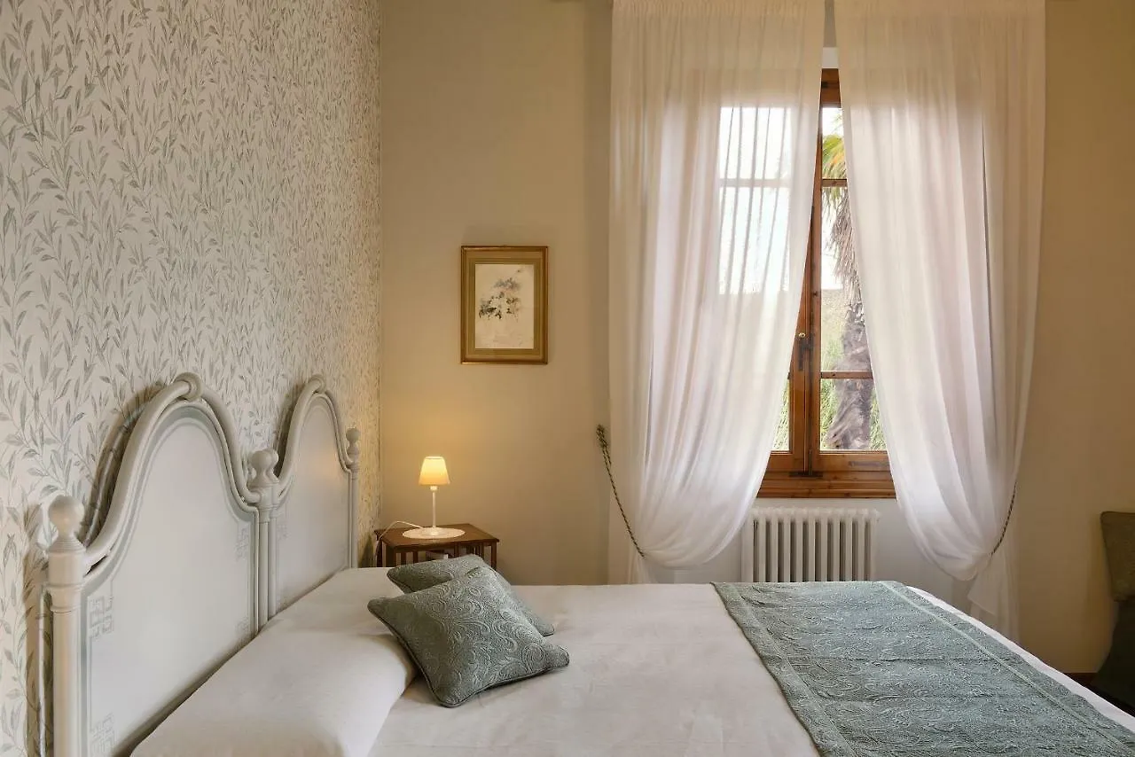 تيرانووفا براتشولي Villa Le Facezie B&B إيطاليا